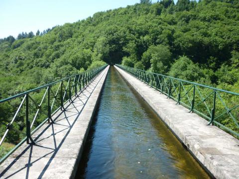 Aqueduc de Montreuillon